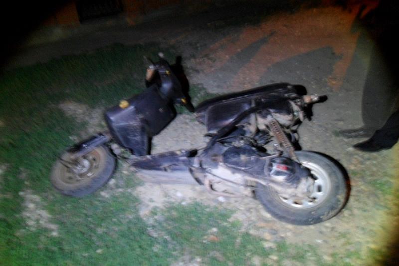 На Кубани в ДТП пострадал подросток, опрокинувшийся на мопеде