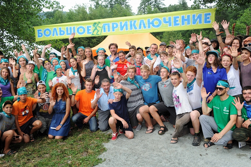 Стипендии Дмитрия Шпаро помогут школьникам отправиться в летние путешествия по Краснодарскому краю и Карелии