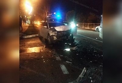 В Сочи спасатели достали из автомобилей двух попавших в ДТП водителей