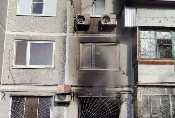 В Краснодаре спасли 18 человек при пожаре в многоэтажке