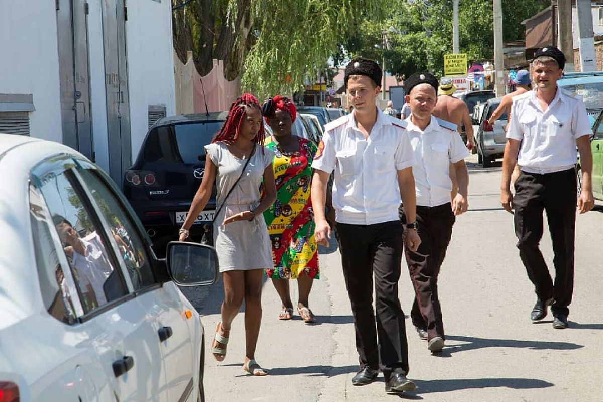 На Пионерском проспекте в Анапе задержали незаконных мигрантов