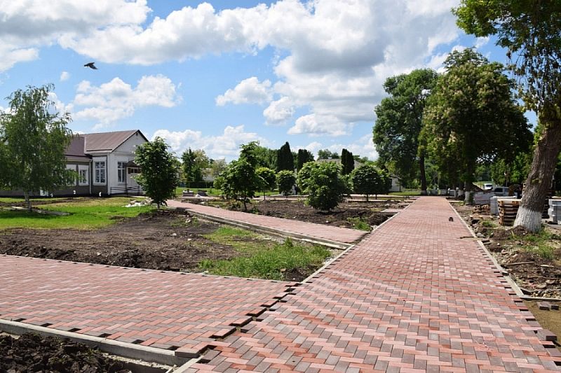 На 50% выполнили благоустройство парков в Каневском районе 