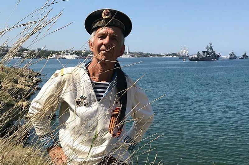 Ко Дню ВМФ кубанский пенсионер на мотоцикле доехал до Санкт-Петербурга