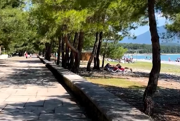 Туристов в Абхазии будут штрафовать на 6 тысяч рублей за появление в купальнике вне пляжей
