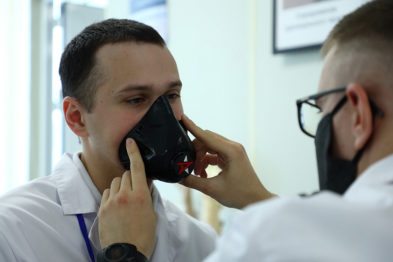 В технополисе «ЭРА» в Анапе разработали уникальную защитную маску для военных и врачей
