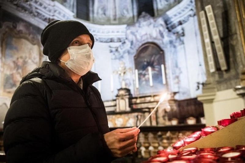 Русская православная церковь посоветовала прихожанам на Пасху молиться дома