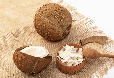 Спасет от ожирения и инфаркта: пять причин добавить в рацион кокос