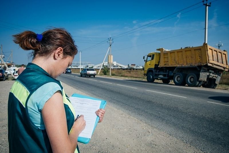 В поселке Индустриальном Краснодара прошел рейд по выявлению нелегальных мусоровозов