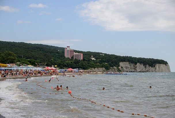 Черное море прибавило градус: на каких курортах Краснодарского края самая теплая вода