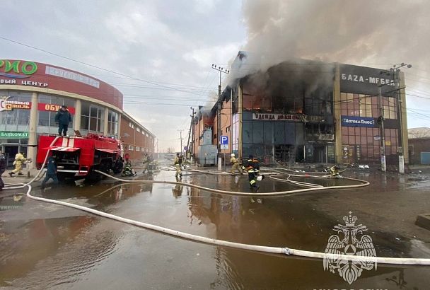 Торговый центр сгорел в станице Тбилисской