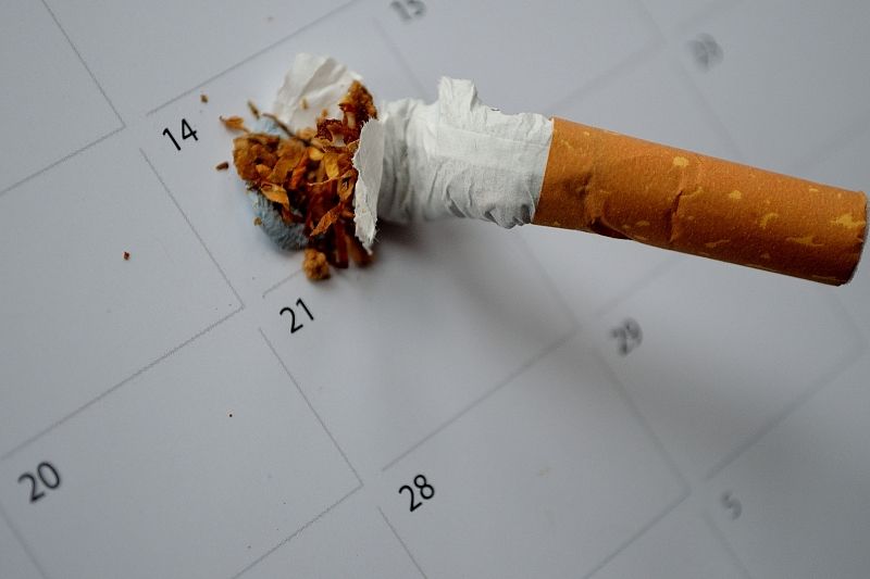 Бросьте курить раз и навсегда: доктор Мясников рассказал, как это сделать
