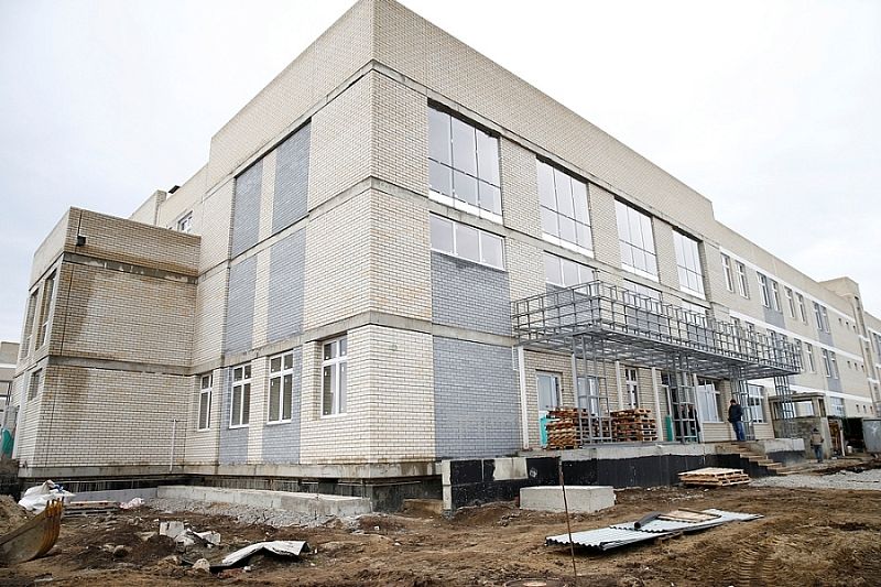 Школу на улице Александра Сапрунова в Краснодаре строят с опережением графика