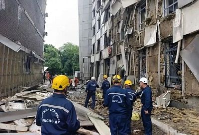 В Службе спасения Краснодара рассказали о работах по ликвидации последствий ночной атаки БПЛА  
