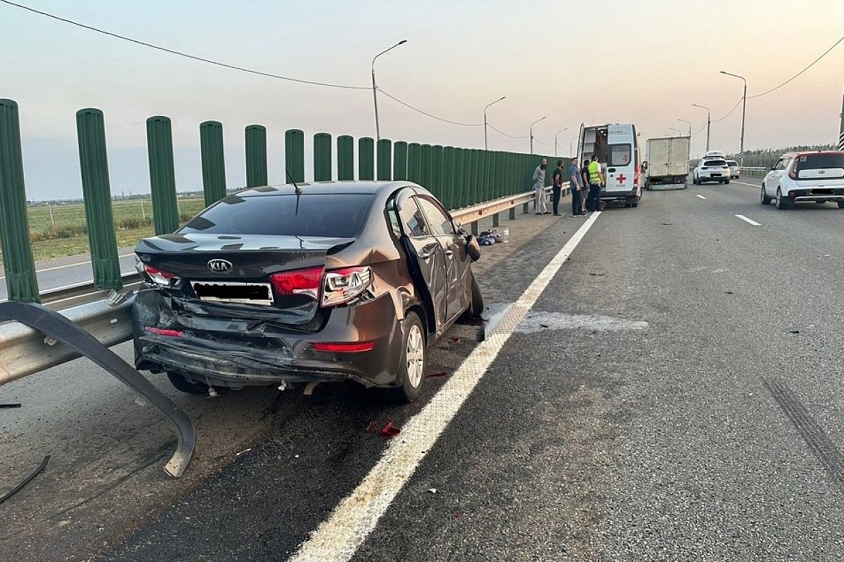 Женщина и двое детей пострадали в ДТП с Kia и «Газелью» в Краснодарском крае