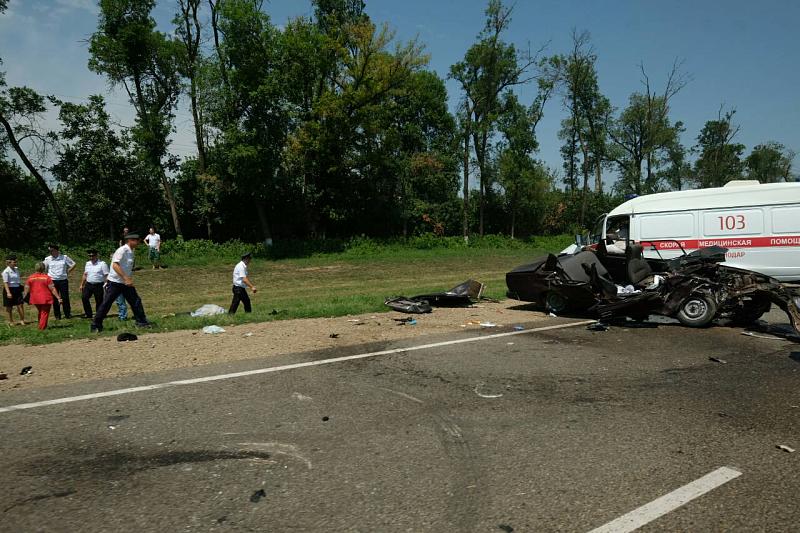 Подробности жесткой аварии под Краснодаром: двое погибли, двое в больнице