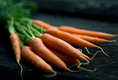 Крепкие кости, молодость кожи: как еще морковь влияет на наш организм