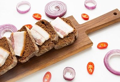 Мясников разъяснил, кому и в каких количествах можно есть сало