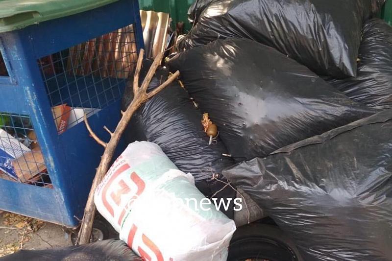 В центре Краснодара полиция оцепила свалку мусора из-за найденной гранаты