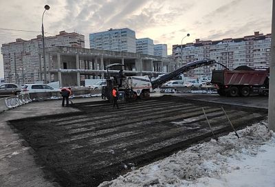 На кольце в районе улиц Московской и Солнечной в Краснодаре демонтировали контактную сеть