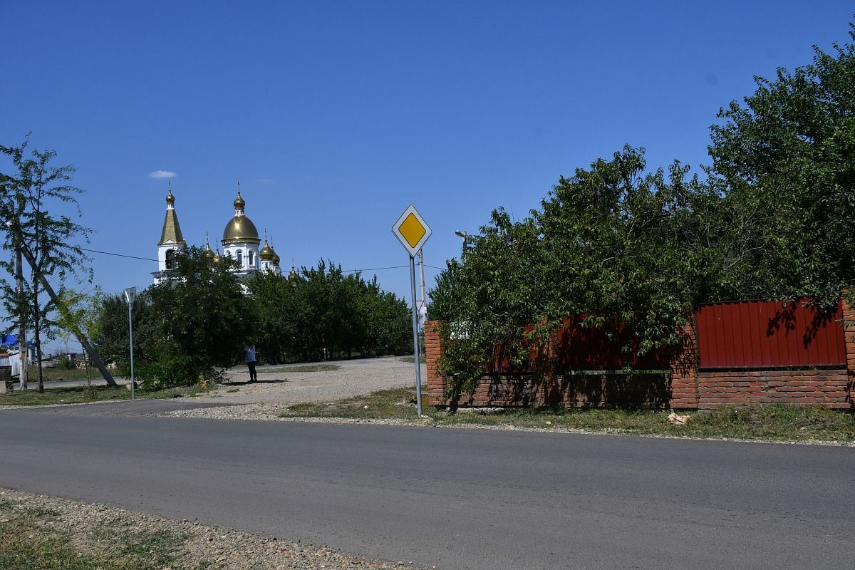 Улицы Учительская, Ивовая и Путеводная в поселке Индустриальном