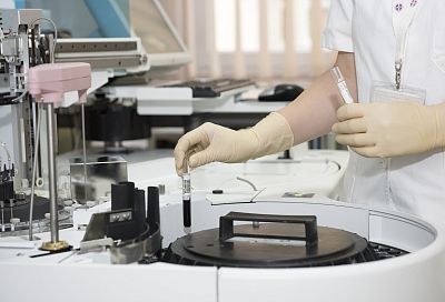 Доктор Мясников о новом тесте на генетическую предрасположенность к раку: кто нуждается и почему его сложно сдать?