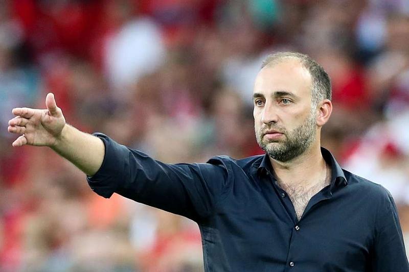 Тренер «Анжи» подал в отставку после крупного проигрыша «Краснодару». Но его оставили в клубе