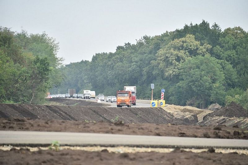 Первый этап реконструкции трассы Краснодар-Ейск выполнен на 40%