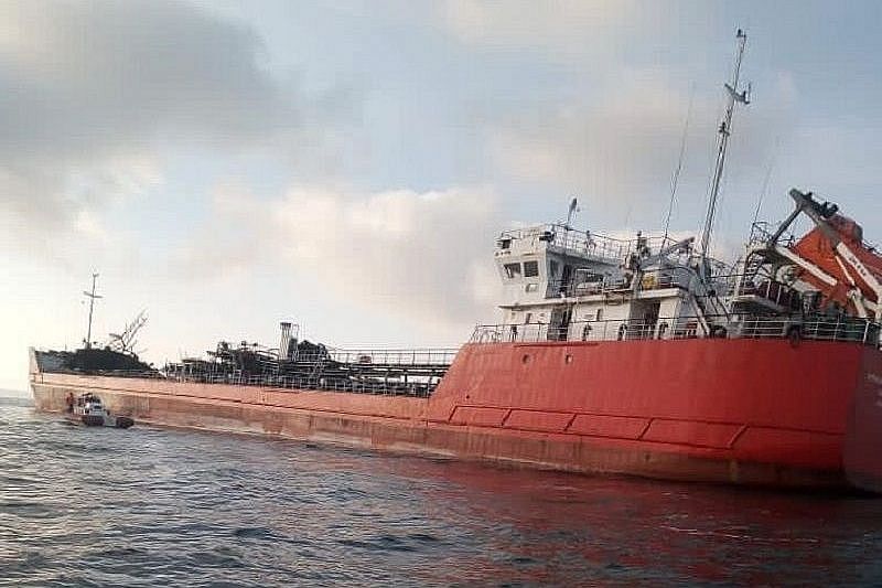 Тело, предположительно, одного из пропавших моряков после ЧП с танкером нашли в Черном море