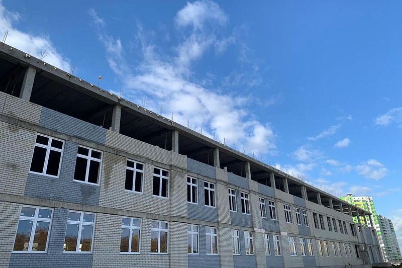 Школу в краснодарском поселке Плодородном достроят летом 2023 года