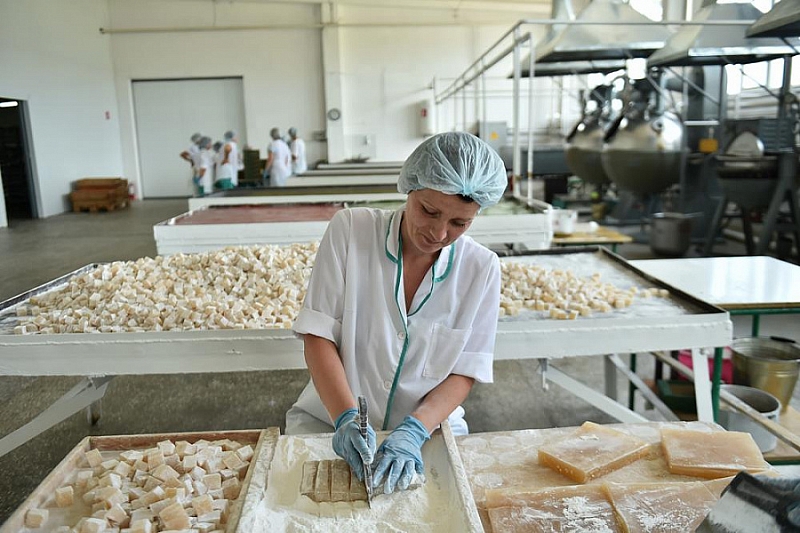 В Краснодарском крае на пищевых перерабатывающих предприятиях ввели дополнительные меры безопасности