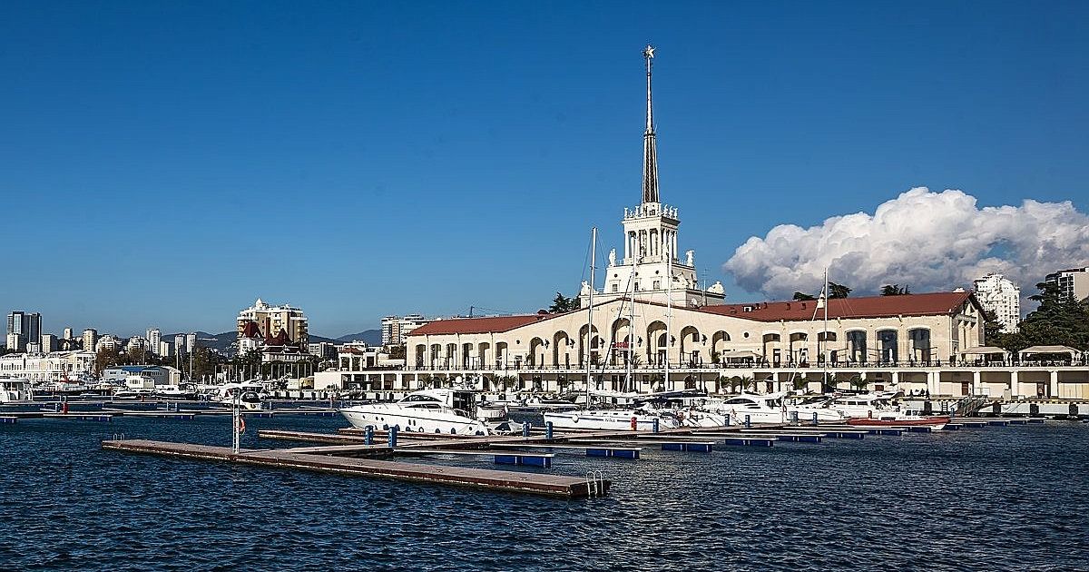 Морской вокзал сочи. Морпорт Сочи. Речной порт Сочи. Морской порт Сочи. Порт Сочи 2021.