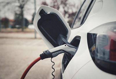 В России могут ввести льготные топливные карты для многодетных семей