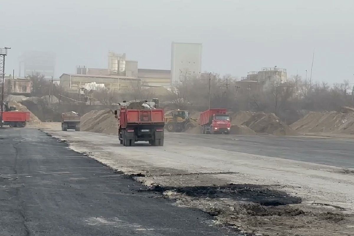 Более 2 тыс. грузовиков приняла площадка для временного хранения грунта с пляжей Анапы в хуторе Воскресенском