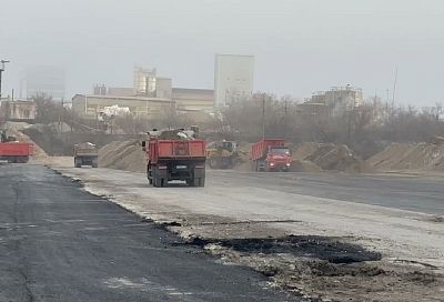 Более 2 тыс. грузовиков приняла площадка для временного хранения грунта с пляжей Анапы в хуторе Воскресенском