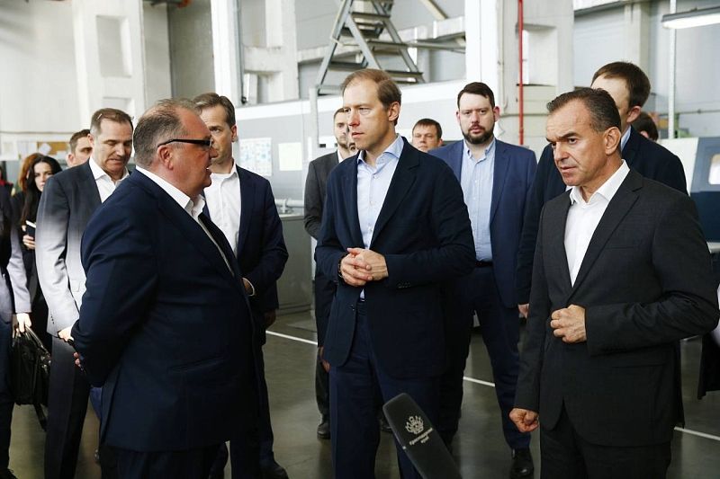 Вице-премьер Денис Мантуров посетил краснодарский приборный завод «Каскад»