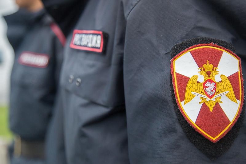 В Краснодарском крае росгвардейцы задержали водителя под наркотиками, пытавшегося скрыться с места ДТП