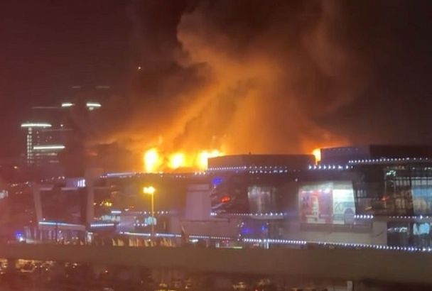 Крупный пожар начался в «Крокус Сити Холле» 