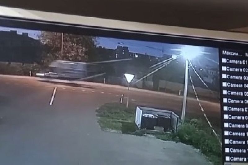 Момент падения самолета в Ейске попал на видео