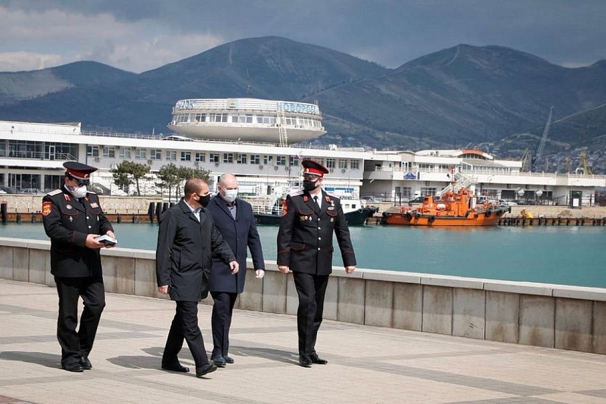 Вице-губернатор Сергей Пуликовский проверил работу мобильных отрядов самоконтроля на курортах Краснодарского края 