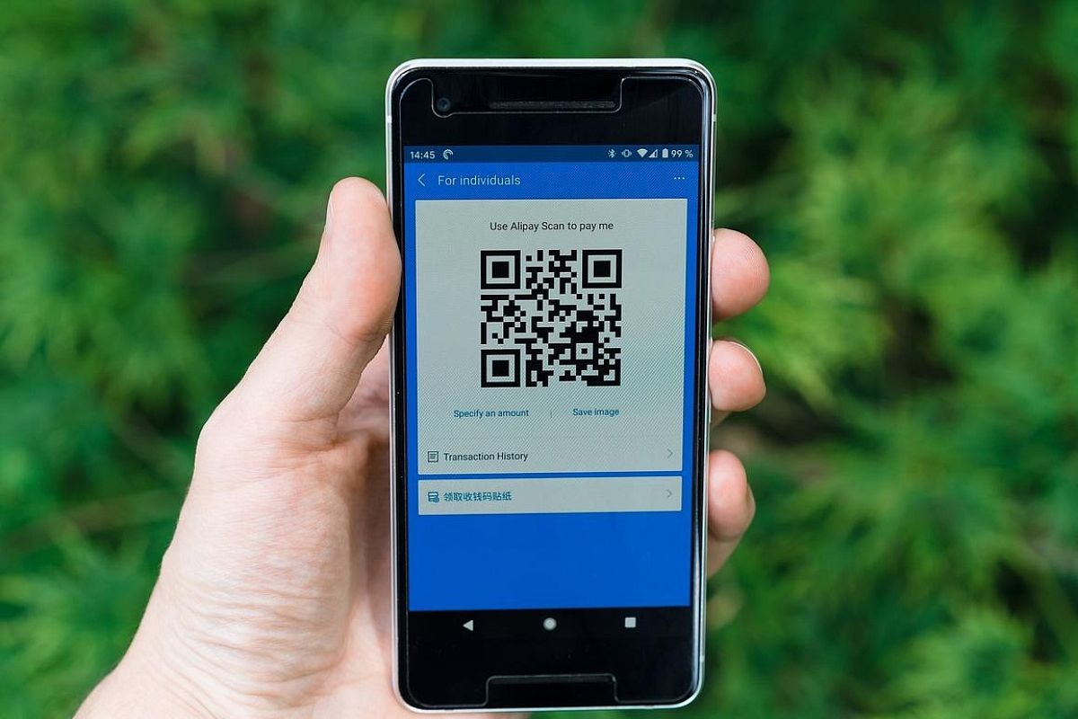 Клиенты ВТБ нарастили покупки по QR-коду через СБП в 5 раз