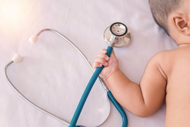 Проглотил травинку: в Краснодарском крае врачи спасли задыхающегося 10-месячного малыша