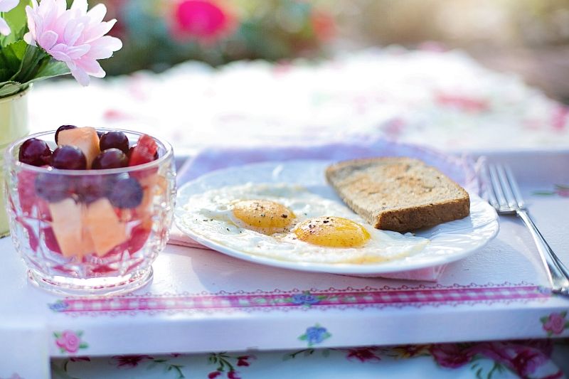 Ешьте так каждое утро: 5 правил здорового завтрака