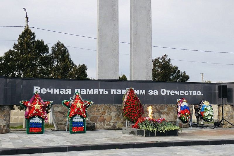 Казаки и жители Кубани и Адыгеи почтили память воинов Майкопской мотострелковой бригады