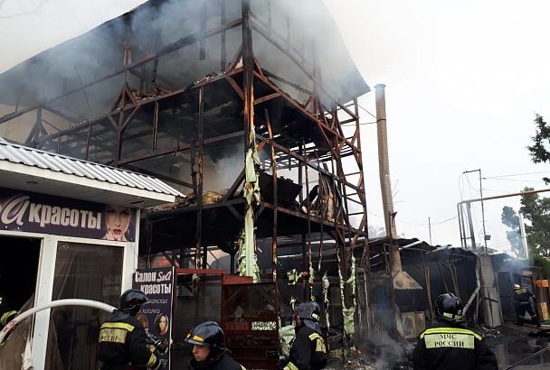 Прокуратура организовала проверку по факту пожара в Сочи с 8 погибшими