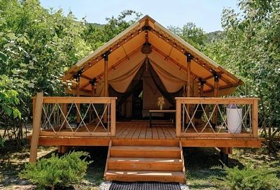 Краснодарский край вошел в топ лидеров по числу бронирований глэмпингов осенью