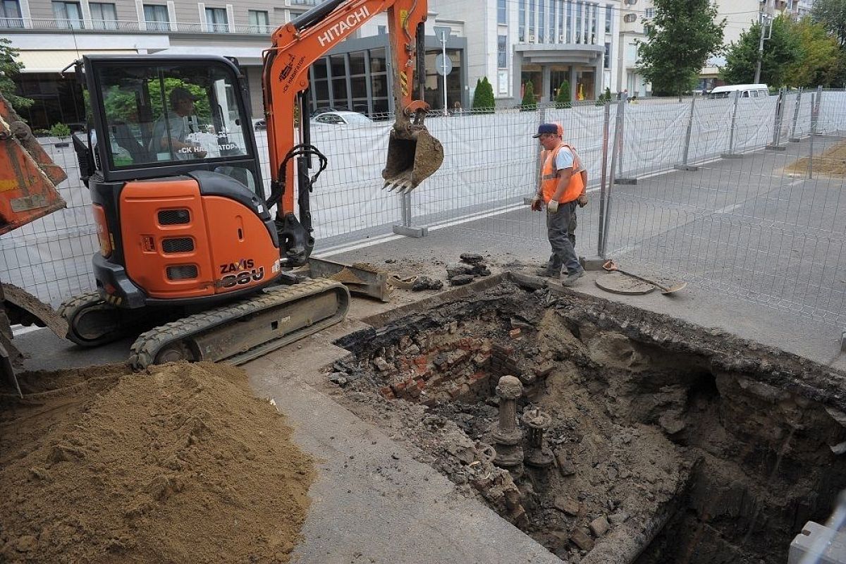 В центре Краснодара ограничат движение автомобилей для замены сетей водоснабжения