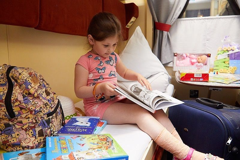 В следующих из Красноярска в Адлер и Анапу поездах появятся детские библиотеки