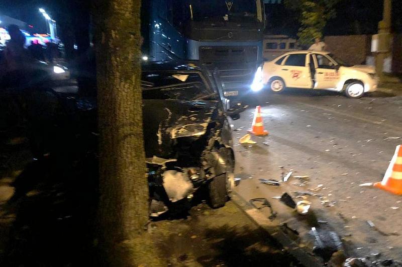 В ДТП в Сочи пострадали четыре человека, в том числе подросток