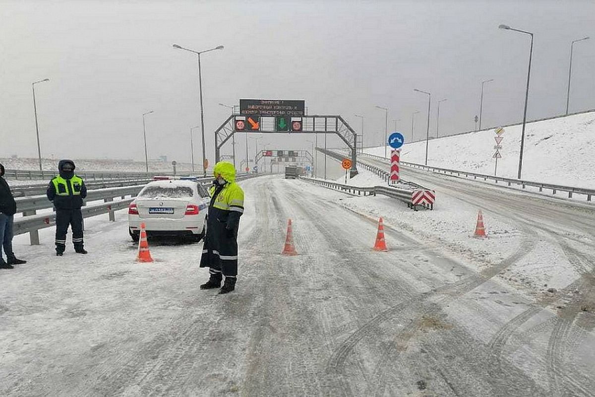 Перехватывающая парковка для автомобилей организована в Темрюкском районе по направлению к Крымскому мосту 