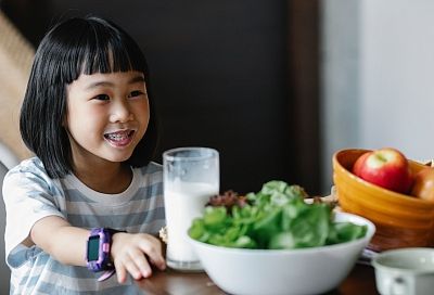 Чем кормить ребенка, чтобы он стал умнее: 5 лучших продуктов для детского мозга
